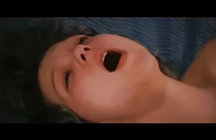 XXX Gadis dalam baju renang merah new indo porn dengan seorang pria di pantai