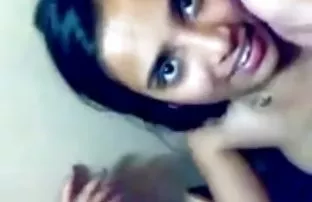 XXX Petualangan bokep sma toket gede kecil dengan orang asing di toilet kereta toilet