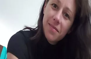 XXX Dia menanggalkan pakaian dan membelai dirinya sendiri bokep indo pembantu