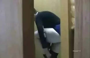 XXX Berhubungan seks dengan uang dengan pelayan bar pirang di belakang video sex indo hot